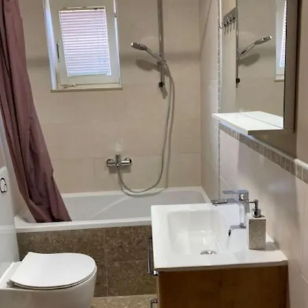 Apartament Ruhige Lage Drago By Interhome